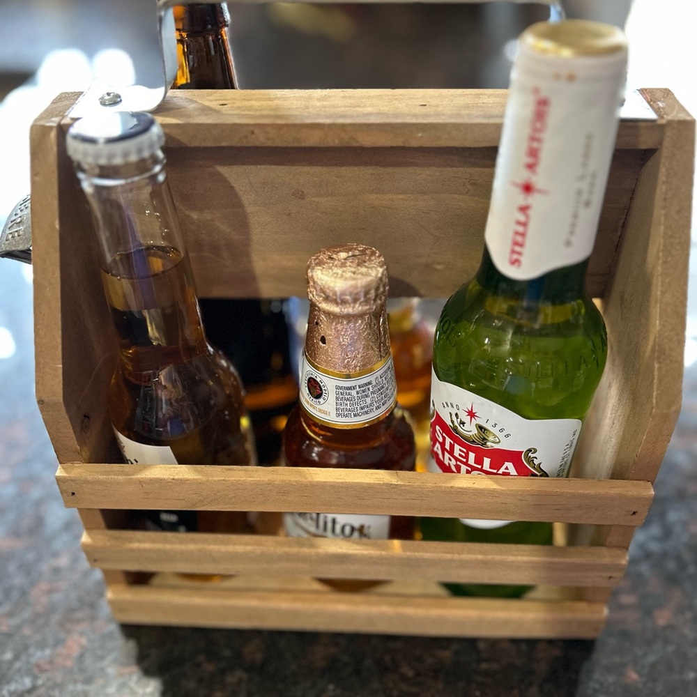 Wooden six pack beer carrier